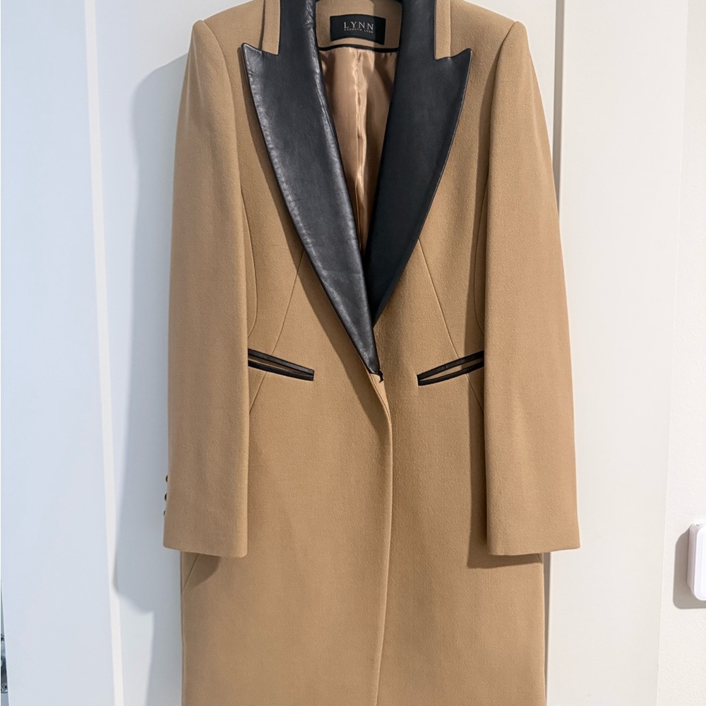 Lynn Kenneth Lynn camel wool coat with black leather lapel -size 2 NWOT